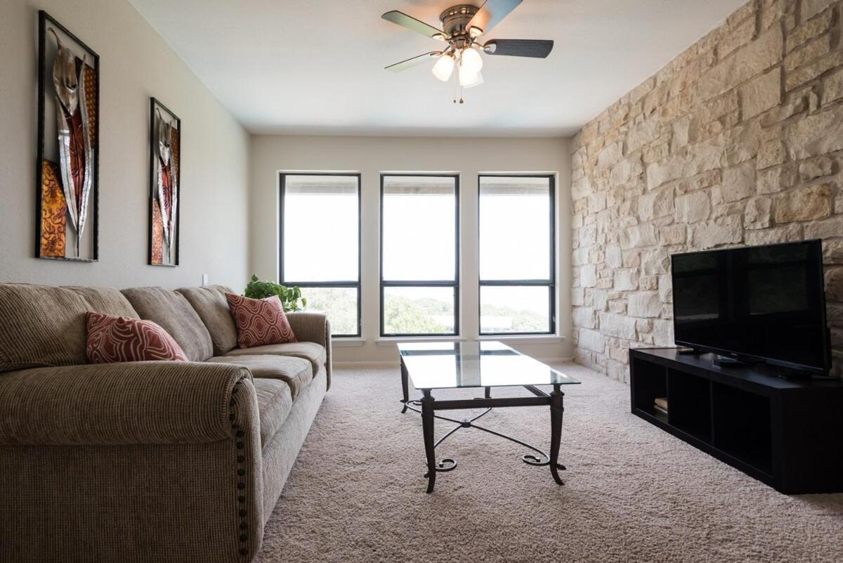 Panoramic Views, Pool, Nature, Fun! Austin