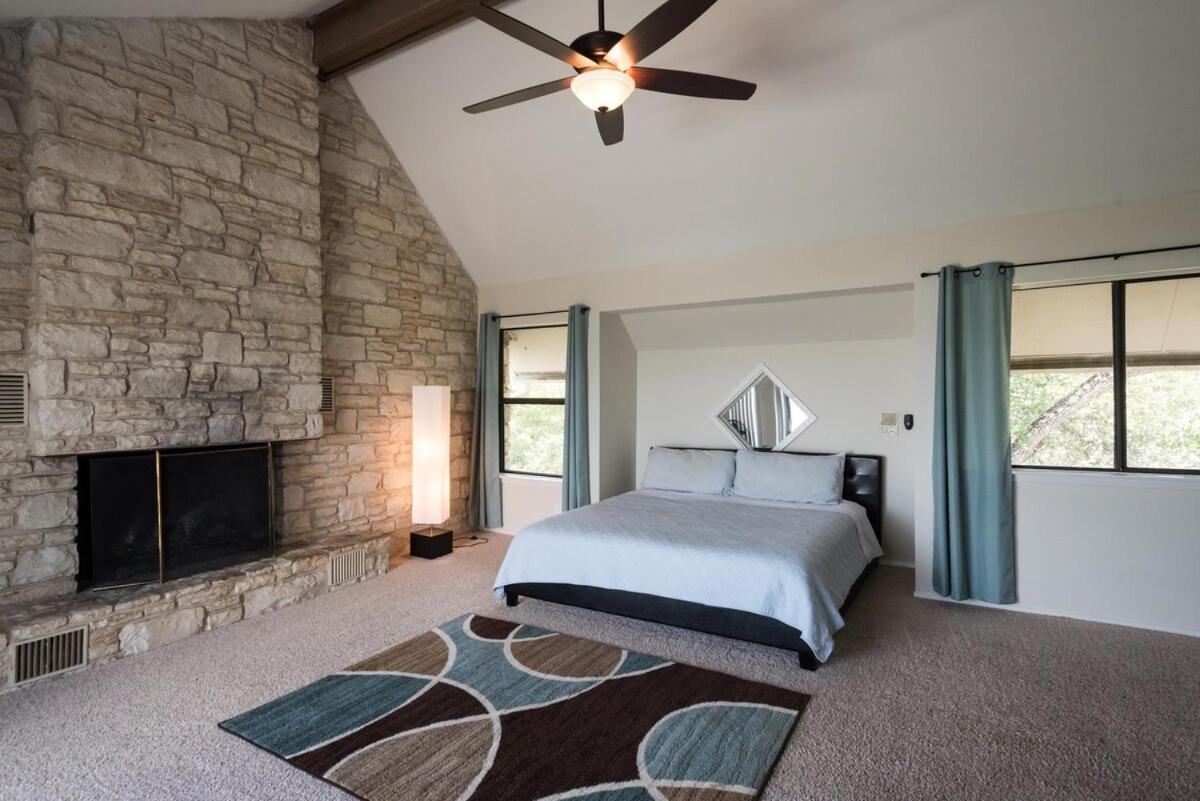 Panoramic Views, Pool, Nature, Fun! Austin