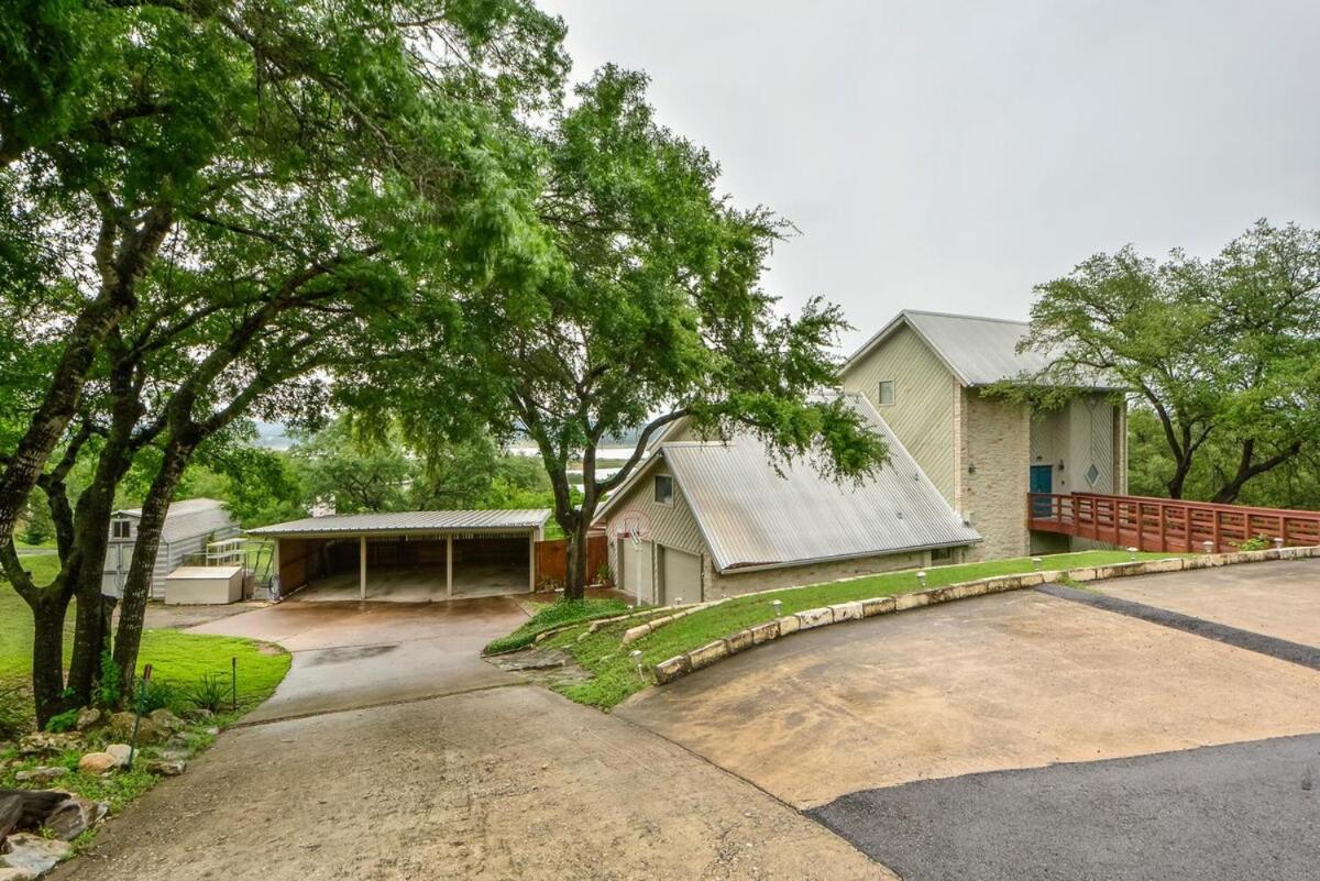 Panoramic Views, Pool, Nature, Fun! Holiday home