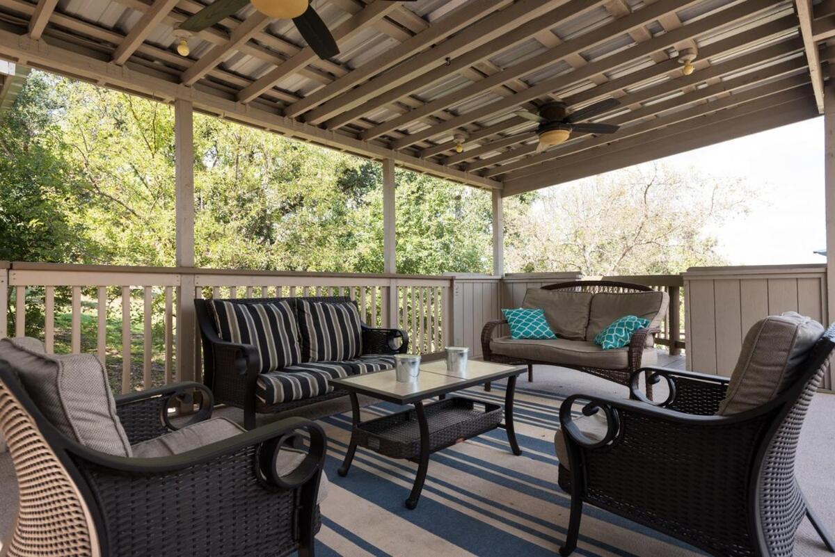 Panoramic Views, Pool, Nature, Fun! Holiday home