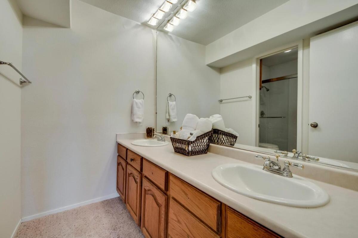 Panoramic Views, Pool, Nature, Fun! Austin